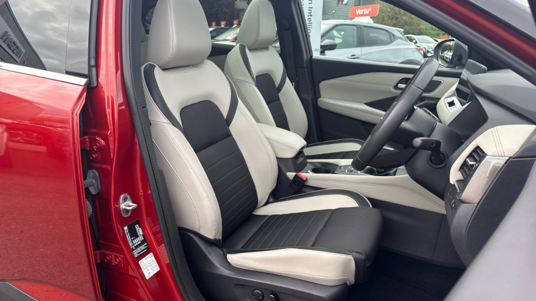 Nissan Qashqai 1.3 DiG-T MH Tekna 5dr Petrol Hatchback